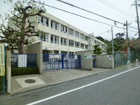 グランアークス泉ヶ丘 小学校：堺市立三原台小学校　811m