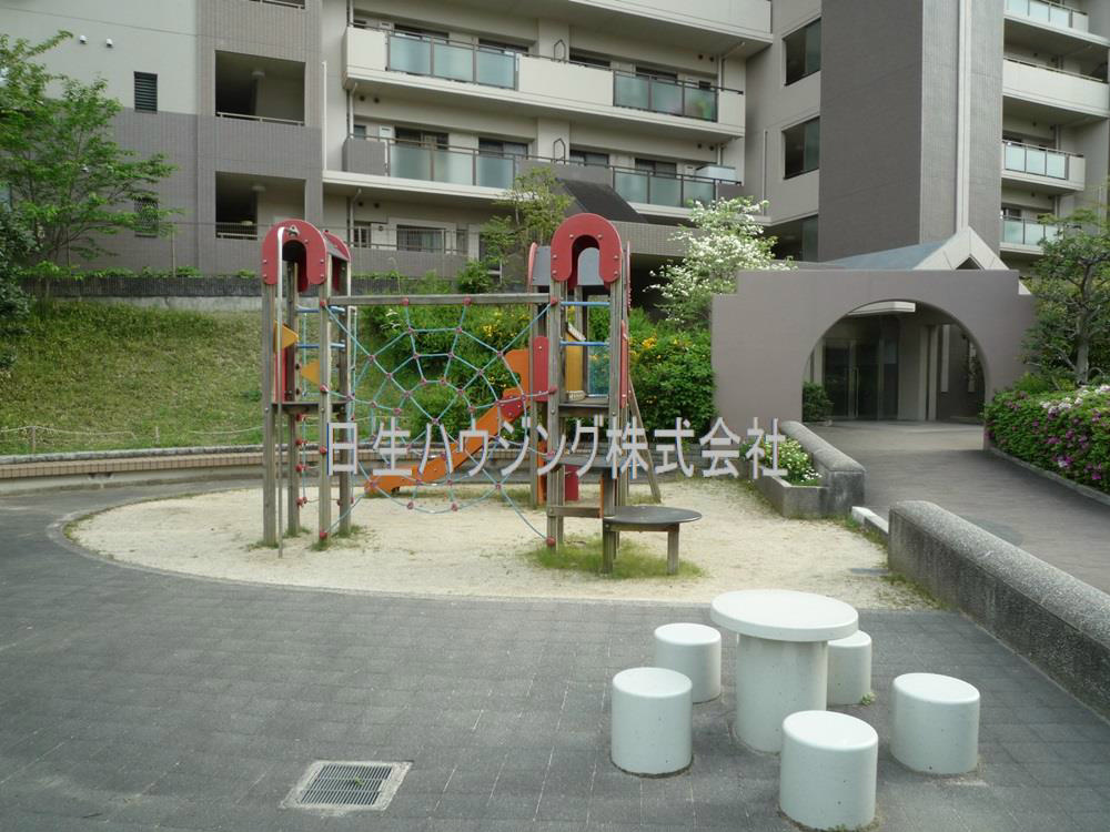 リーフガーデン和泉中央３番館 憩いの広場_1.jpg