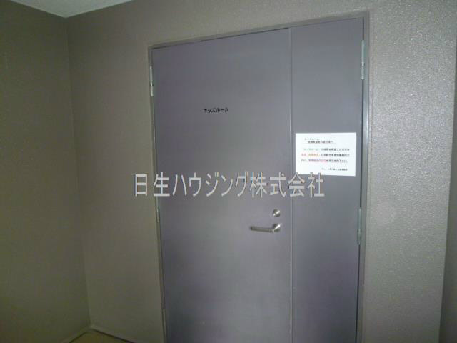 ヴューイスト泉ヶ丘 キッズルーム_1.jpg