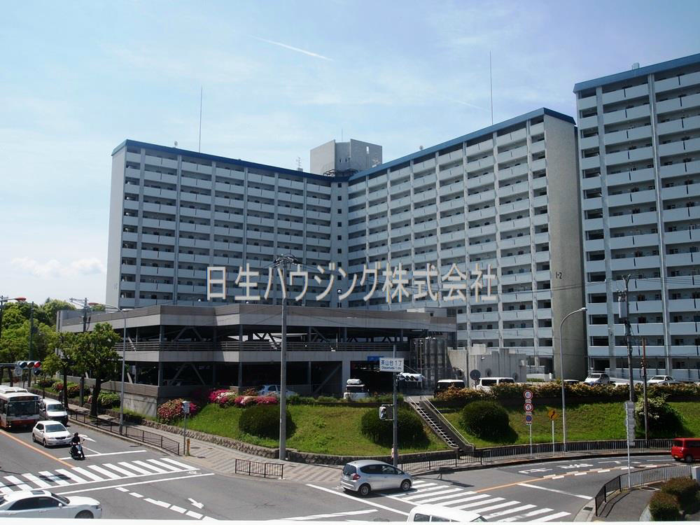 泉北若松台ＡＢ住宅2号棟 外観写真5.jpg