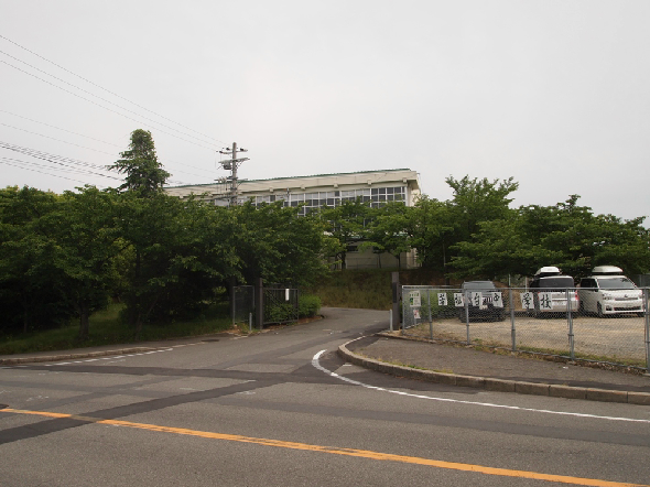 若松台中央マンション 中学校：堺市立若松台中学校　1206m