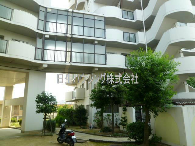 フェルティメイツ泉ヶ丘　１番館 1棟2棟連絡橋_1.jpg