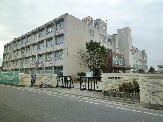 サニークレスト泉ヶ丘 中学校：堺市立平井中学校　1764m