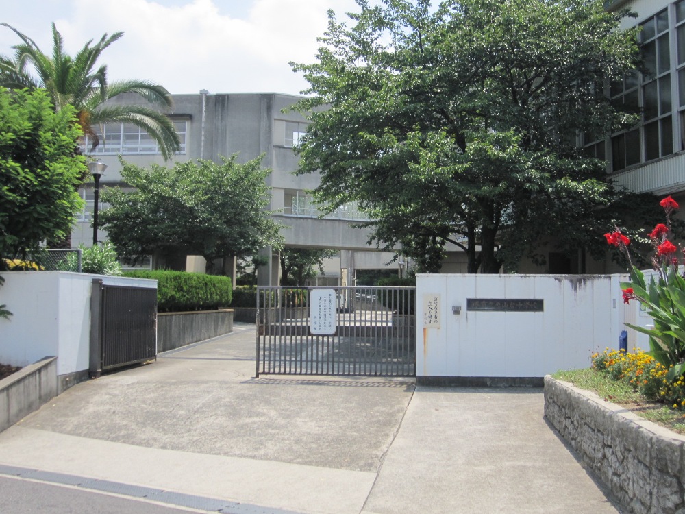 グランフォレスタコート栂・美木多 中学校：堺市立原山台中学校　632m