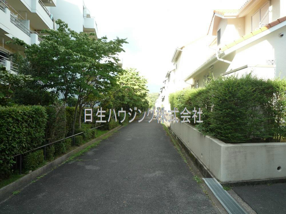 泉北御池台第3住宅　16号棟 遊歩道２_1.jpg