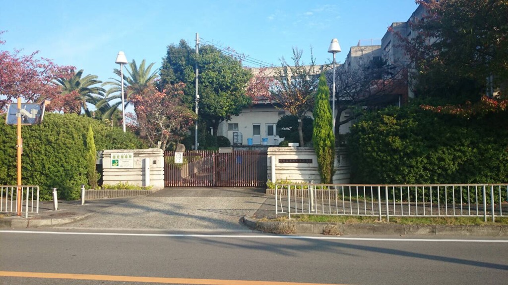 泉北原山台第２次団地　1号棟 小学校：堺市立原山台東小学校　320m