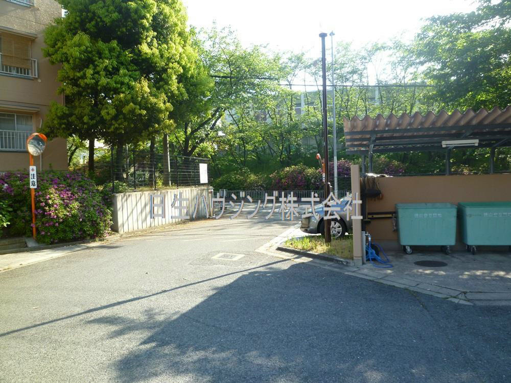 泉北桃山台B団地　1号棟 P1040323_1.jpg